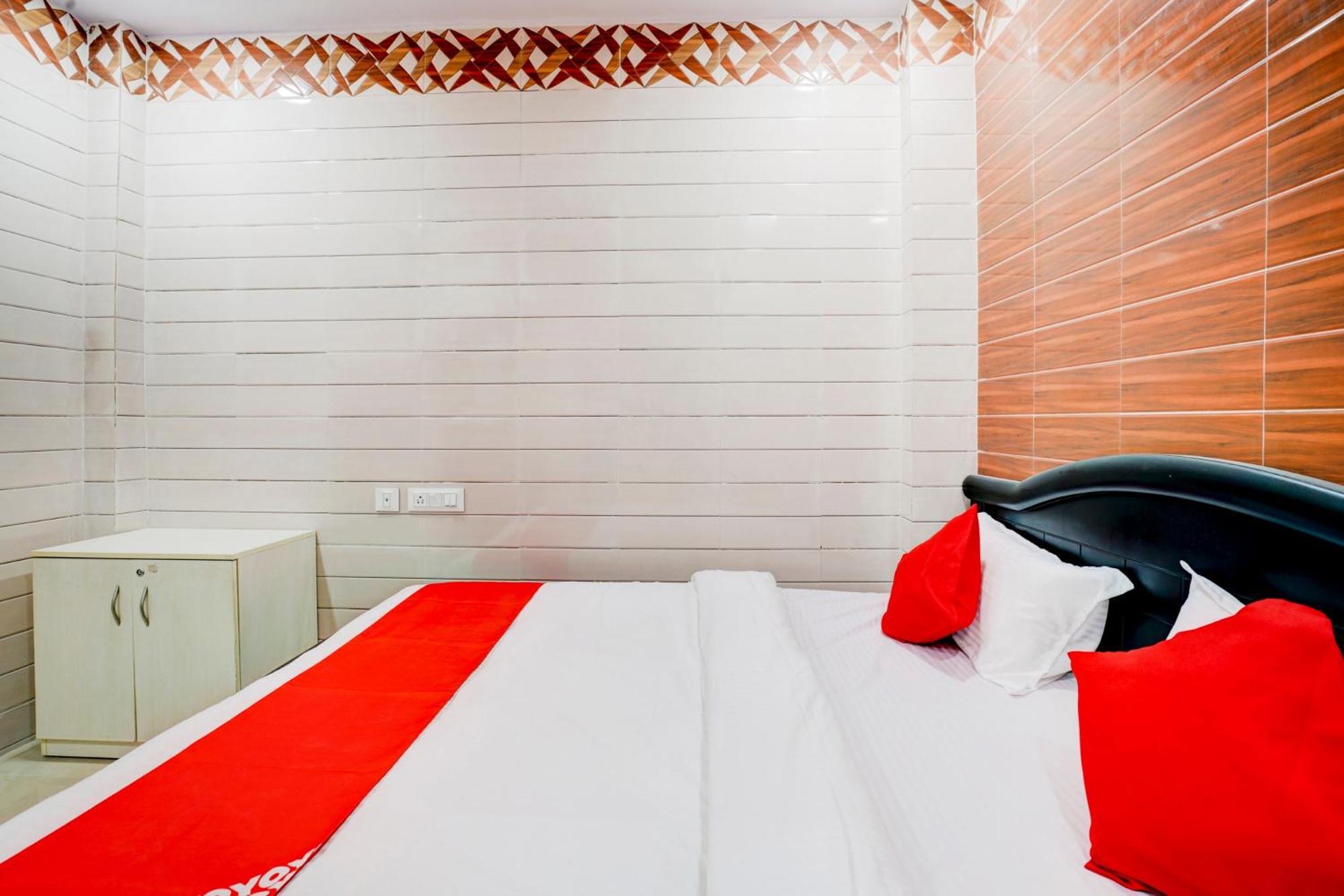 Hotel O Aroma Classic Near Nampally Main Railway Station Hyderabad Eksteriør bilde